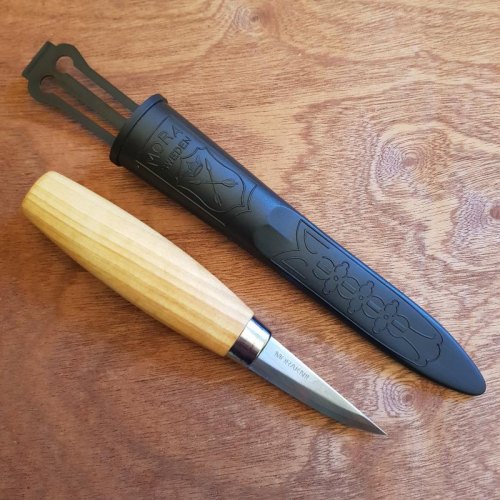 Flexcut Chip Carving Knife 5 7/8 overall. 1 1/8 high carbon steel blade.  Short