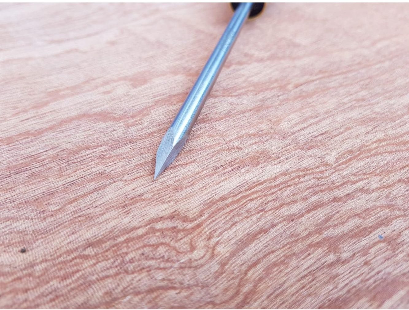 Henry Taylor Negative Rake Fine Point Tool - Classic Hand Tools Limited