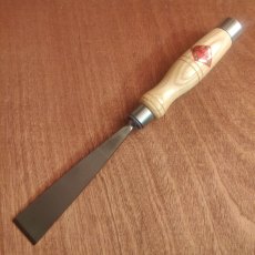 Henry Taylor No. 1 Allongee Chisel - 1 1/4'' (32mm)