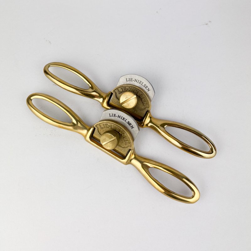 Friday Finds Lie-Nielsen - Pair of Preston style Spokeshaves with Leather Cases [Preowned, SOLD]