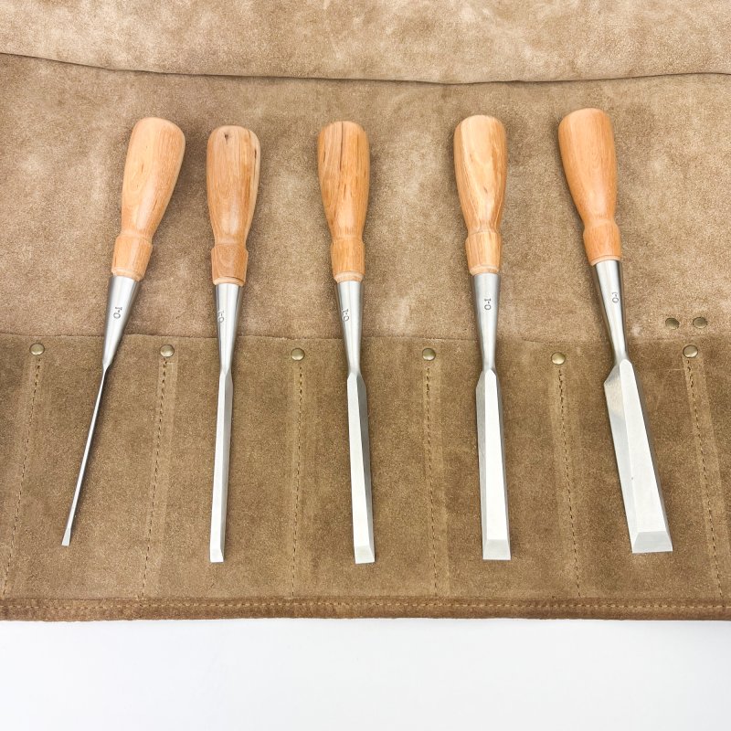 Friday Finds Lie-Nielsen Bevel Edge Chisels (O1 Steel) - Set of 5 in leather roll [Preowned, Unused, SOLD]