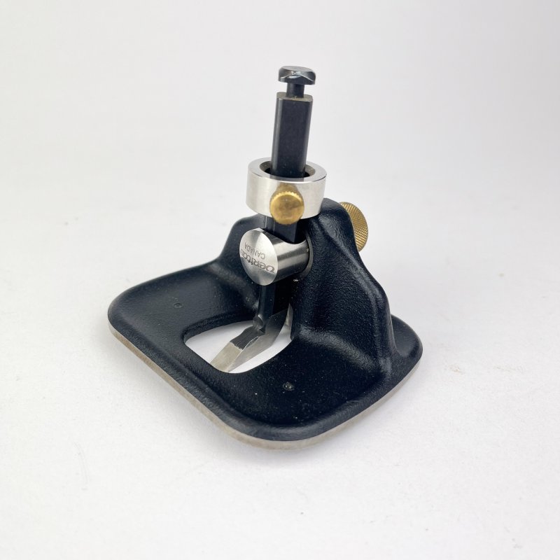 Friday Finds Veritas Medium Router Plane - 1/4'' blade [Preowned, SOLD]