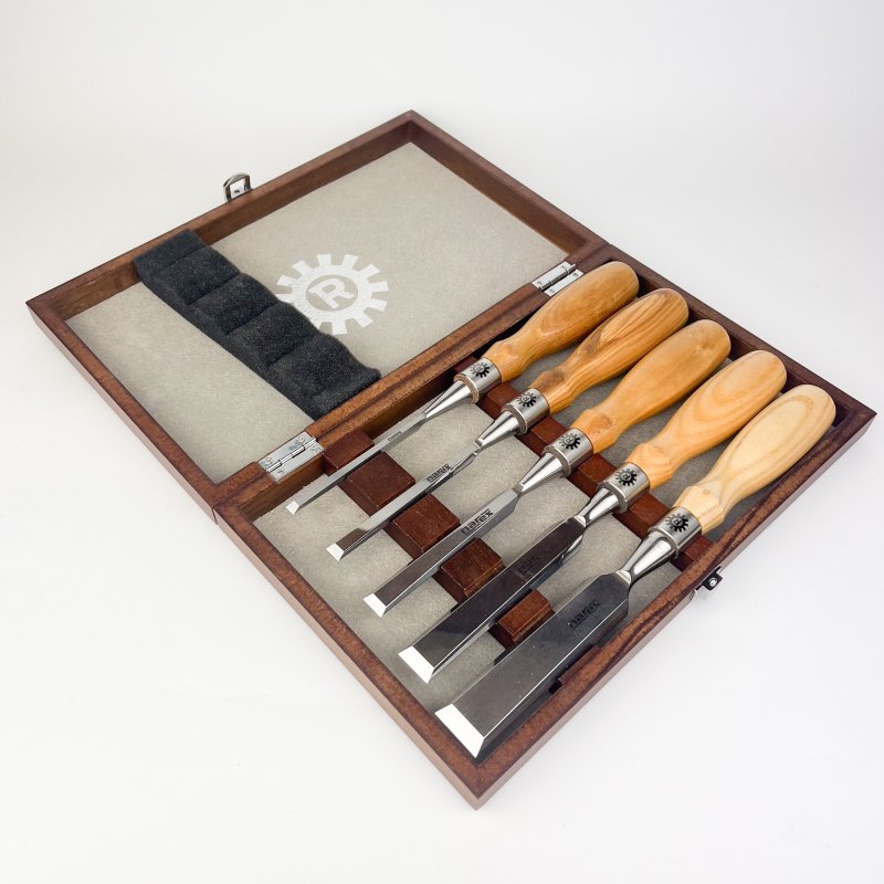 Friday Finds Boxed Set of 5 Narex Bevel Edge Chisels [Preowned]