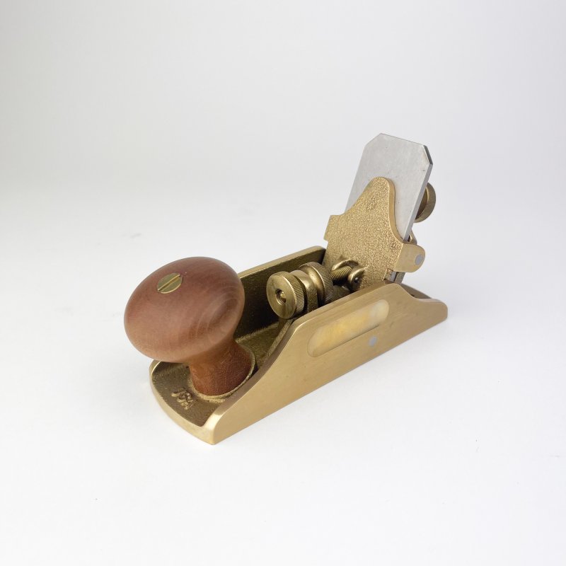 Friday Finds Lie-Nielsen Toolworks No.212 Bronze Scraper Plane [Pre-owned]