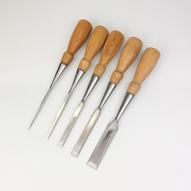 Friday Finds Lie-Nielsen Toolworks - Set of 5 Bench Chisels A2 [Pre-owned]