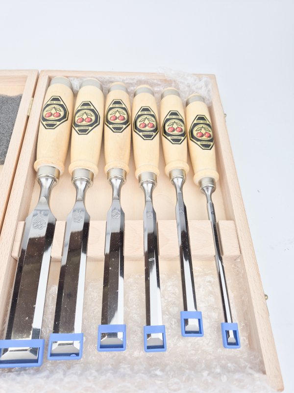Friday Finds Boxed set of 6 bevel edge bench chisels - Two Cherries [Pre-owned]