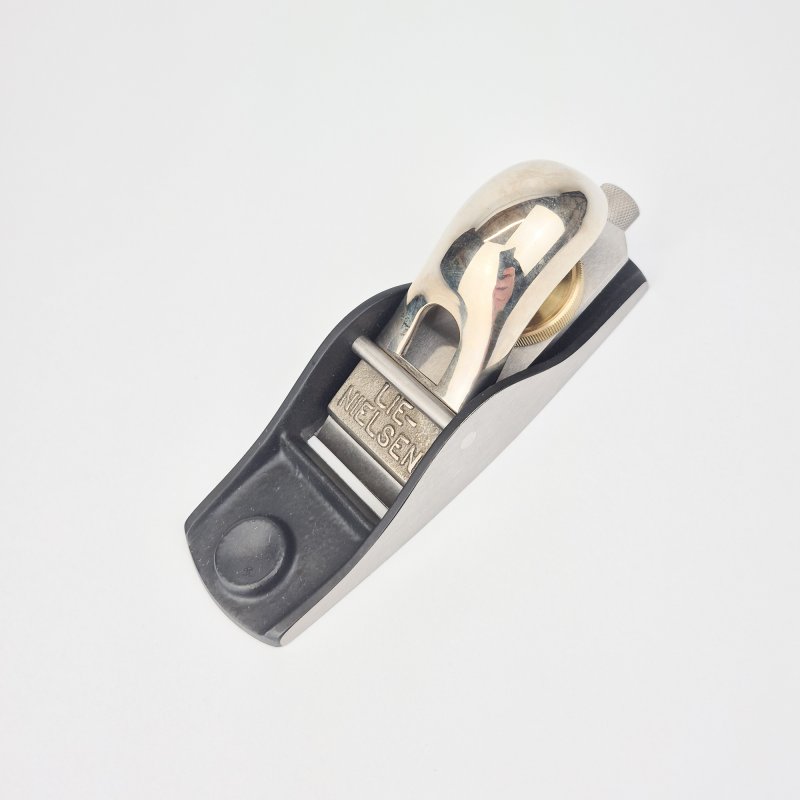 Friday Finds Lie-Nielsen Toolworks - 102 Block plane with White Bronze lever cap [New]